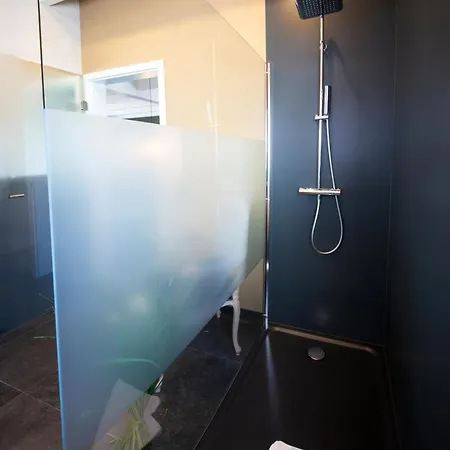 Golden Eye سينت فيث